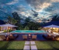 Villa Bunga Pangi, Pool at sunset